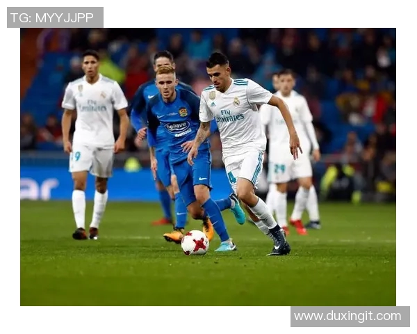 富恩拉夫与穆尔西亚的精彩对决揭示足球战术与团队合作的重要性